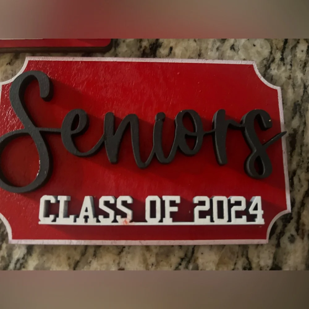 🧑‍🎓2024 Grad Display Items - Picture 6 of 6